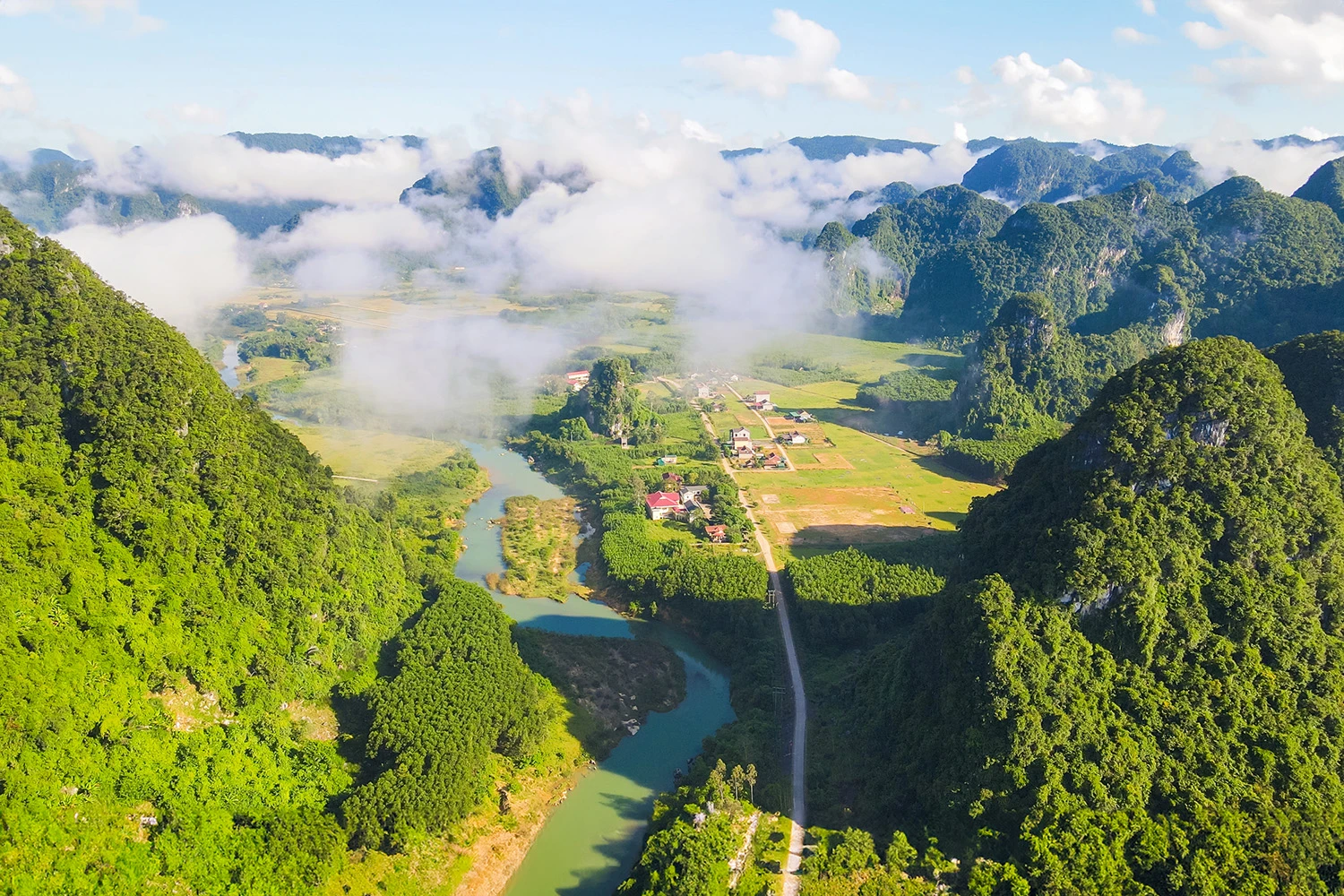 CYCLING TOUR: LEGENDS OF THE HO CHI MINH TRAIL & CENTRAL COAST SYMPHONY 10 DAYS